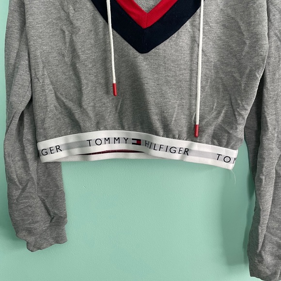 Bundle 4 for $20 Tommy Hilfiger Cropped Grey Sweater - Picture 2 of 4